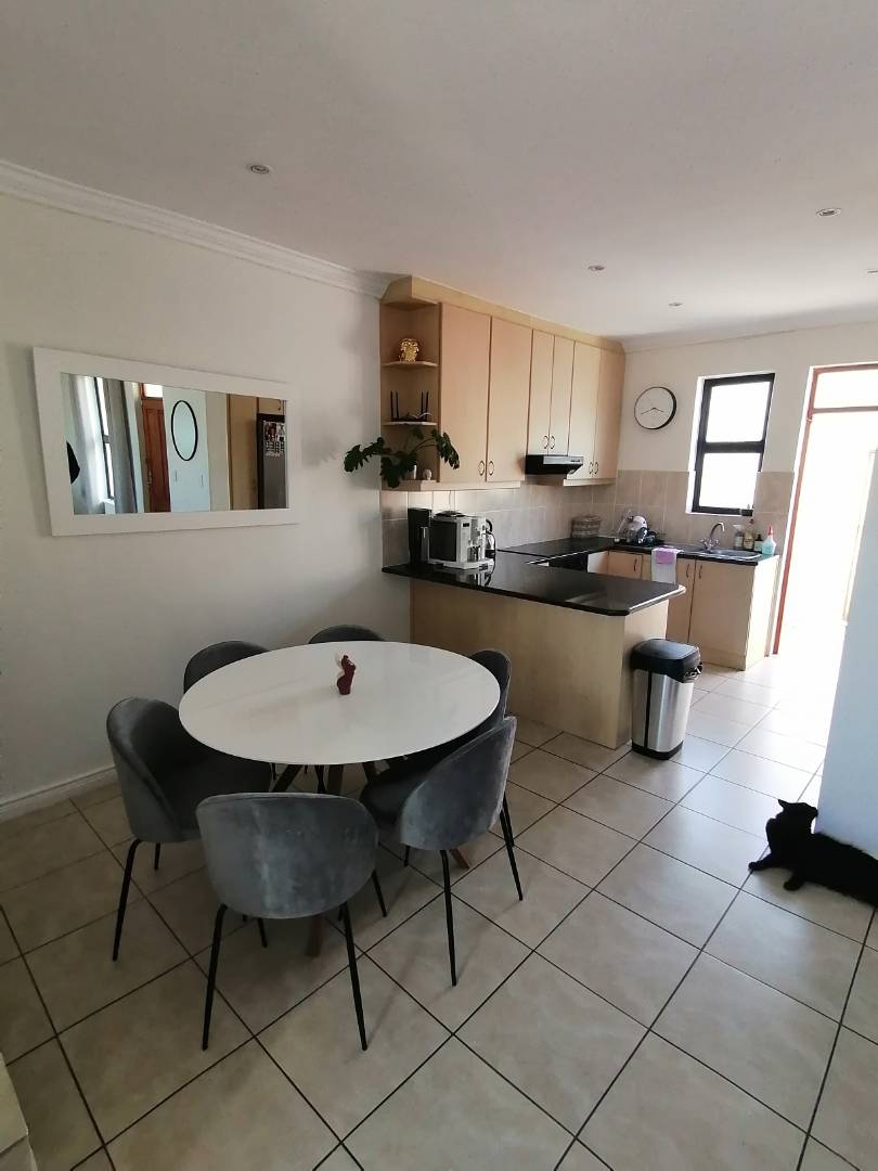 2 Bedroom Property for Sale in Royal Ascot Western Cape